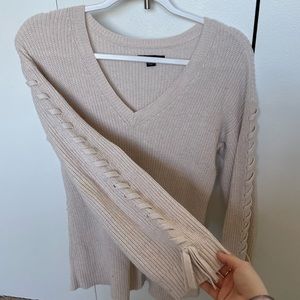 American Eagle beige sweater size S